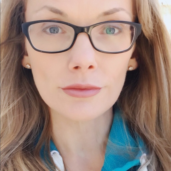 Meet your Posher, Jennifer - Picture 2 of 3